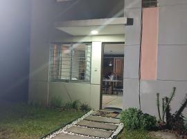 Posada Viraro - Duplex para disfrutar en familia، كوخ في سالتو