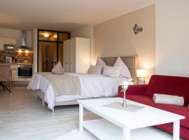 Haus Roseneck mit gratis Zugang zur Jod-Sole-Therme – hotel w mieście Bad Bevensen