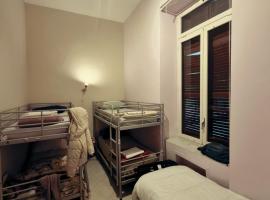 Naples Pizza Hostel, hotel a Nàpols