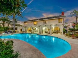 Luxury Home 5 Bedrooms with Private Pool Near Huntington Beach