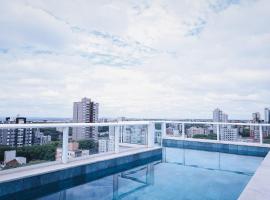 BE Deodoro, prédio novo! completo, com piscina e academia, perto do mercado público，馬林加的飯店