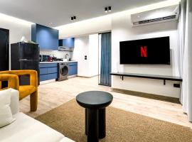 The 2 BDR Sapphire Condo U 5 min to CAI Airport, hotel u gradu Kairo
