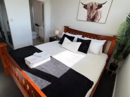 Stylish Escape near DFO and Sydney Olympic Park