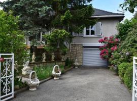 Maison près de Pierre-Châtel avec vue sur le lac, Hotel in Pierre-Châtel