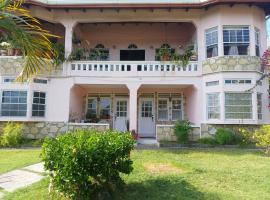 PeachBloom Tereace Inn, Hotel in DʼArbeau