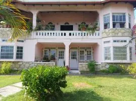 PeachBloom Tereace Inn