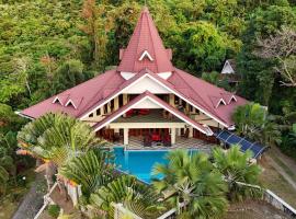 The Diamond View Villa, Private Pool & Jacuzzi, Hotel in Ulu Melaka