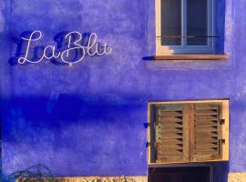 La Blu di Via Silvano 8, hotel a Monforte dʼAlba