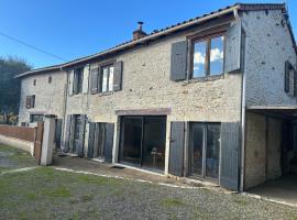 Maison de campagne, hotel i Nanteuil-en-Vallée