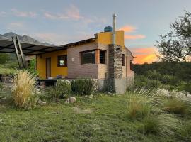 Cabaña de montaña, ideal para caminatas, Hotel in Las Rabonas