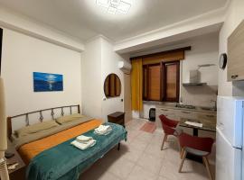 Monolocale Agesidamo, Hotel in Locri