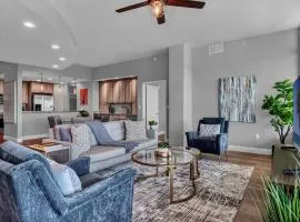 Luxurious Penthouse with large patio
