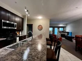 2 Bed 2 Bath with Fire Place