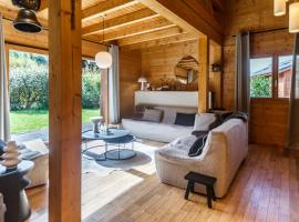 Warm modern chalet near ski resort – hotel w mieście Thollon-les-Mémises