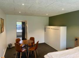 Blommenslyst Kro, готель у місті Blommenslyst