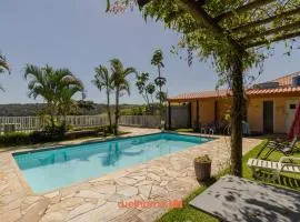 Casa em Igarata com Acesso ao Lago e Piscina