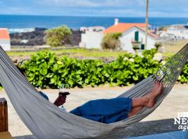 Johnny's House by PontaNegraAzores, hotel a Biscoitos