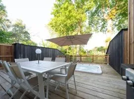 House with spa and direct access to Lake Cazaux