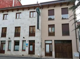 Hostal Pineda, hotel v mestu Cervera de Pisuerga