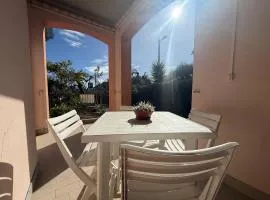 Relax con terrazza giardino e posto auto