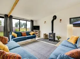 5 Bed in Briston oc-2005