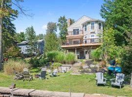 Lakefront Game Room Hot Tub Close to it All, viešbutis mieste Leik Harmonis