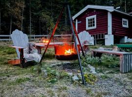 Charming Old Forest Cabin An Hour From Oslo, hotelli kohteessa Løken