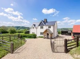 4 Bed in Llandinam 51651