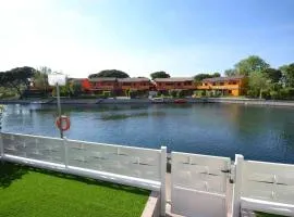 Appartamento di testa su fiordo Isola di Albarella