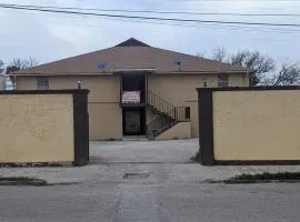 Pastor Apartments - Near International Bridge