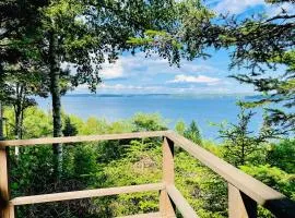 Lake-View Escape! Easy Access to Camden & Belfast