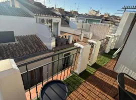 Ático con Terraza Privada en Granada Centro Parking Gratis