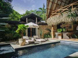 Casa Primos - Luxury Home 2 Min Walk to the Beach, Hotel in Nicoya