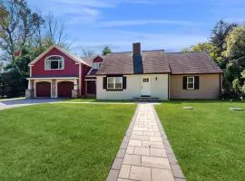 Game Day Hub Less Than 1 Mi to Stadium and Patriot Place!