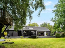 Modern Holiday Home With Hot Tub And Nature, hotell sihtkohas Vig