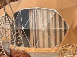 Lara rum luxury camp, hotel a Disah