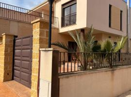 Chalet Unifamiliar en Castalla, Hotel in Castalla