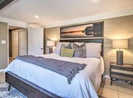 Charming Lakefront Apt Near Disney: Orlando'da bir otel