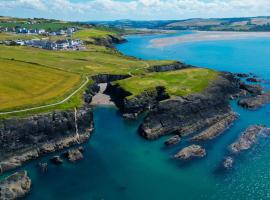 2 Bed in Gwbert oc-t27375, hotell i Towyn