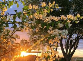 Pousada Por do Sol, готель у місті Canudos