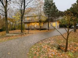 Prestigious house in Boucherville, Hotel in Boucherville