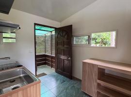 Studio cozy sur une propriété à Taravao, Hotel in Mitirapa