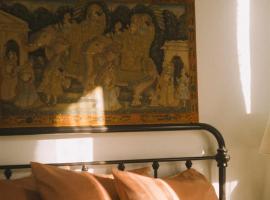 Object Hotel 1BR Room 3A, khách sạn ở Bisbee