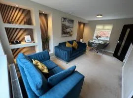 Modern House Near Livingston