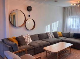 Viesnīca Stylish townhouse with 3 bedrooms and bathtub pilsētā Sandnesa