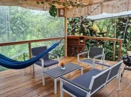 Loft Central con vista a bosque urbano y avistamiento de aves, recibimos tu equipaje antes del check in aprovecha el día