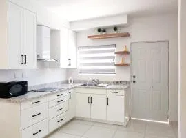 Condominio 49o 2 recamaras a 5 min del aeropuerto y del consulado