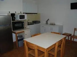 Gîte avec Terrasse à Mane - 1 Chambre, 4 Personnes - API-1-52-1673