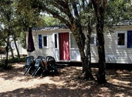 Mobil Home à Junas, 24m², 2 Chambres, Jardin Privé - API-1-52-1828, hotel a Junas
