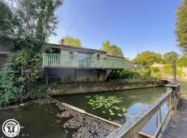 Ancien Moulin avec Terrasse et Cheminée, Saint-Vincent-Sterlanges - FR-1-426-608